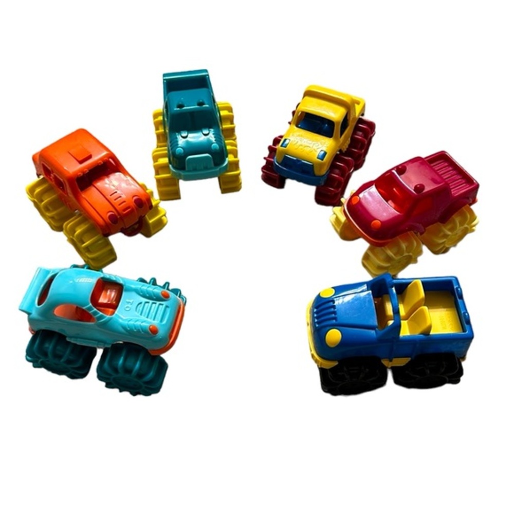 BATTAT Monster Trucks 6 piece toy set for kids